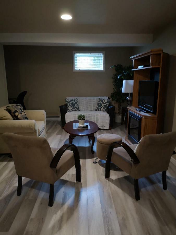 Fully Furnished On Broadway In Moncton Lägenhet Exteriör bild